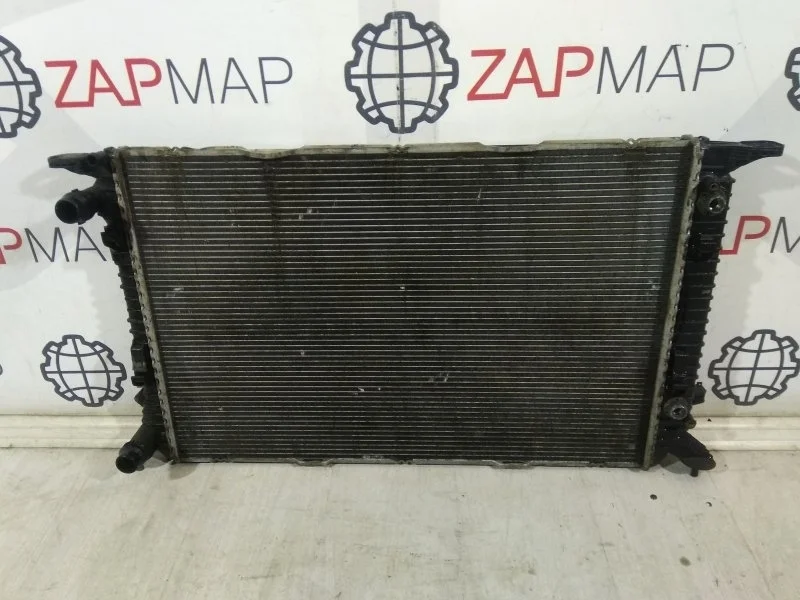 Радиатор охлаждения Audi A4 B8 2011