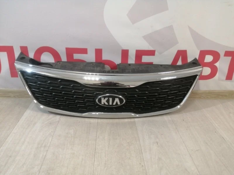 Решетка радиатора передняя Kia Sorento XM 2012-Нв