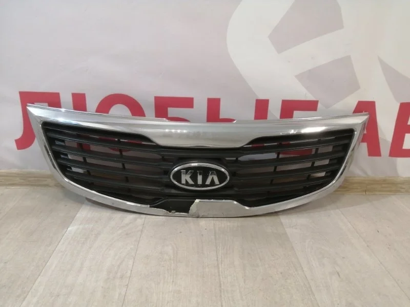 Решетка радиатора передняя Kia Sportage 3 SL