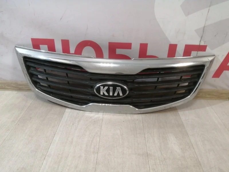 Решетка радиатора передняя Kia Sportage 3 SL