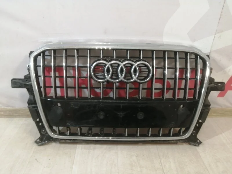 Решетка радиатора Audi Q5 8R 2008-2017