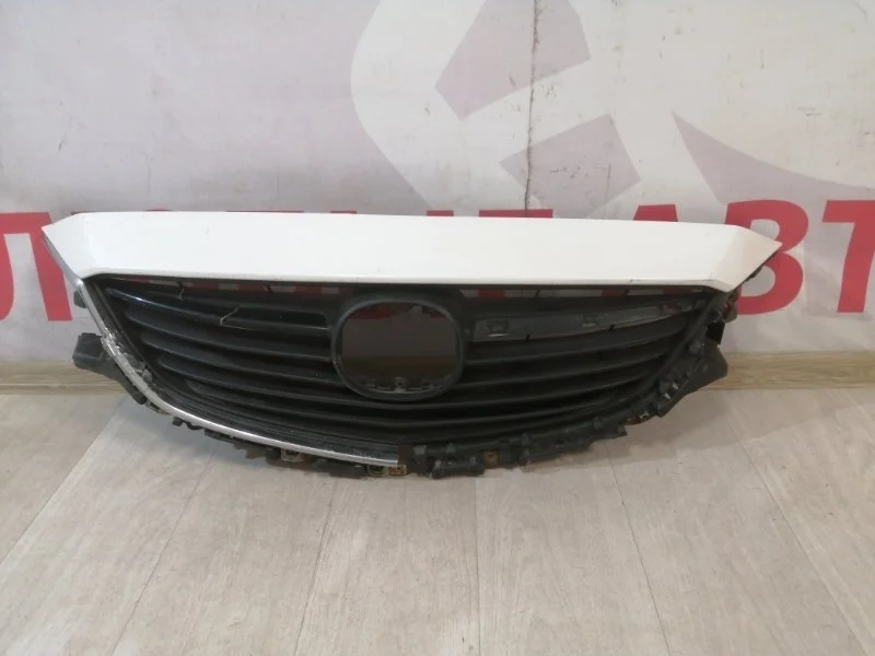Решетка радиатора передняя Mazda 6 GJ 2012-2015