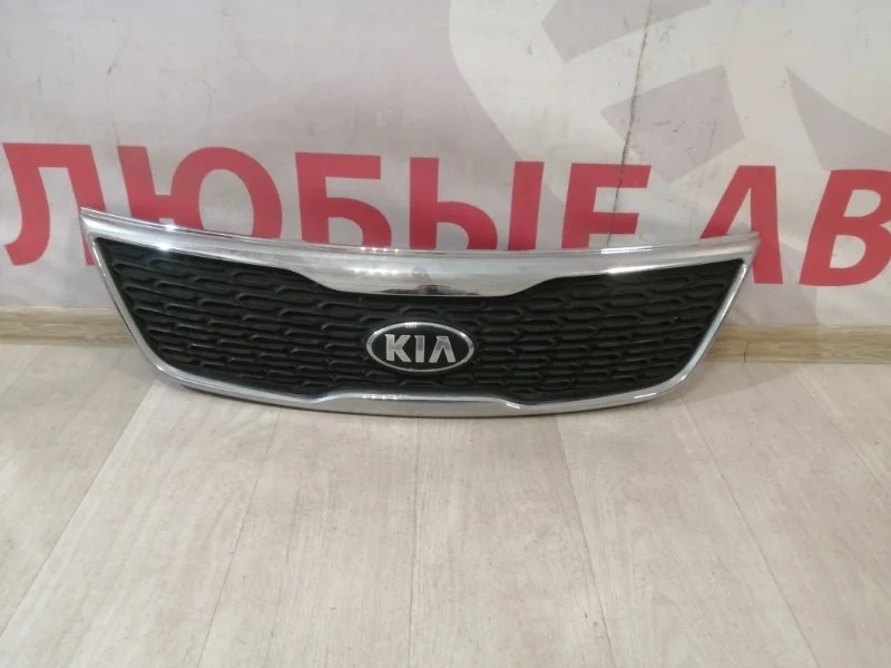 Решетка радиатора передняя Kia Sorento 2 XM