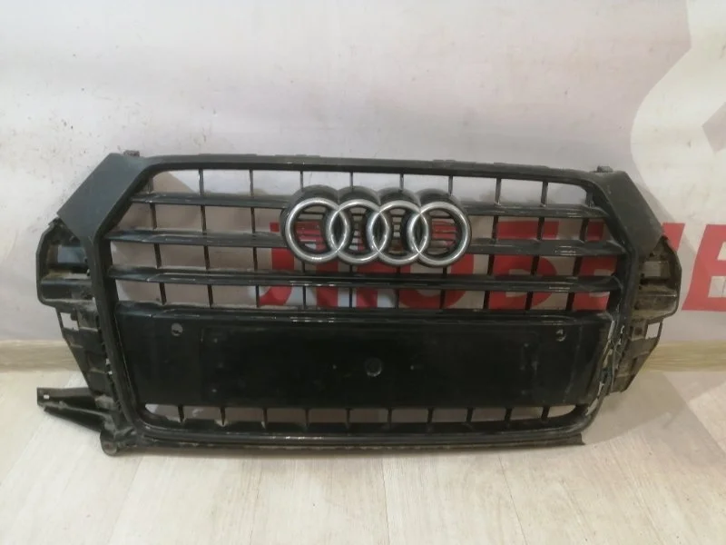 Решетка радиатора передняя Audi Q3 8U 2011-2017