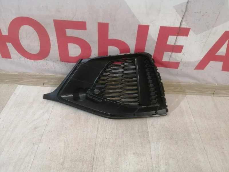 Решетка бампера передняя левая Audi Q8 4M8 2018-Нв