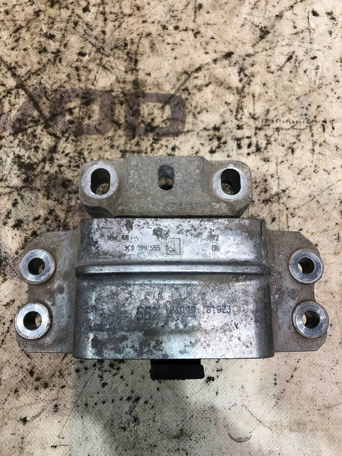 Опора КПП DSG7 Volkswagen Passat 2012 3C0199555Q B7 1.8 CDAB