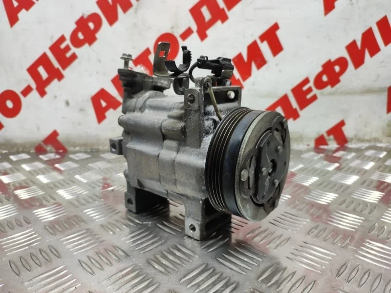 Компрессор кондиционера Subaru Forester 73111FG002 SH EJ255