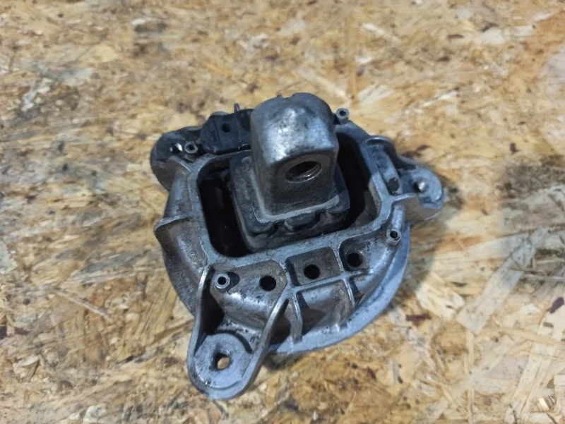 Подушка двигателя BMW 535i 2010 F10