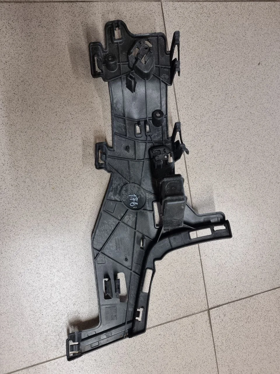 Кронштейн переднего бампера правый Volvo xc90 2 2014-2019 Volvo XC90 II L 2014-2019