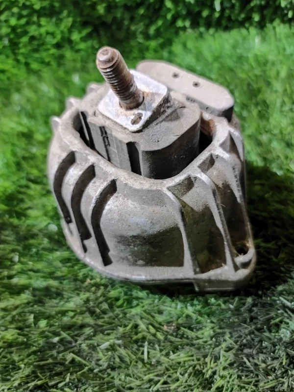 Подушка двигателя BMW 320i E90