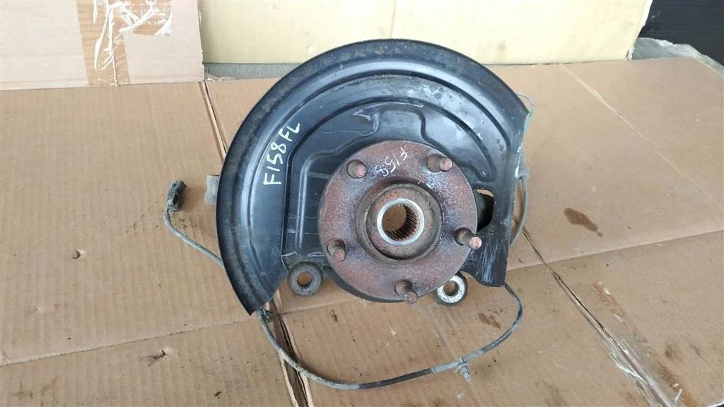 Б.у. кулак поворотный NISSAN JUKE F15E NISSAN JUKE F15E
