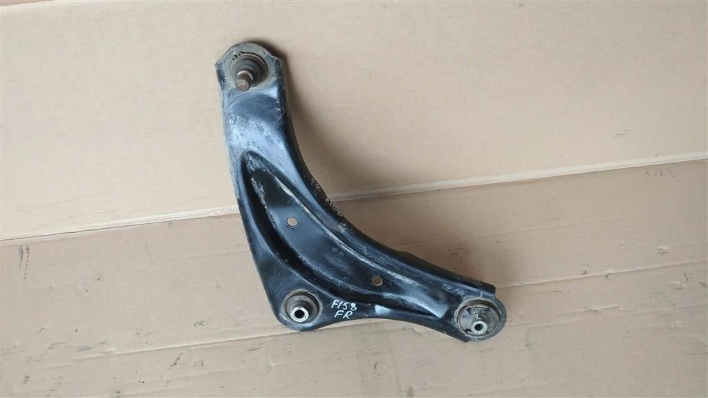 Б.у. рычаг NISSAN JUKE F15E NISSAN JUKE F15E