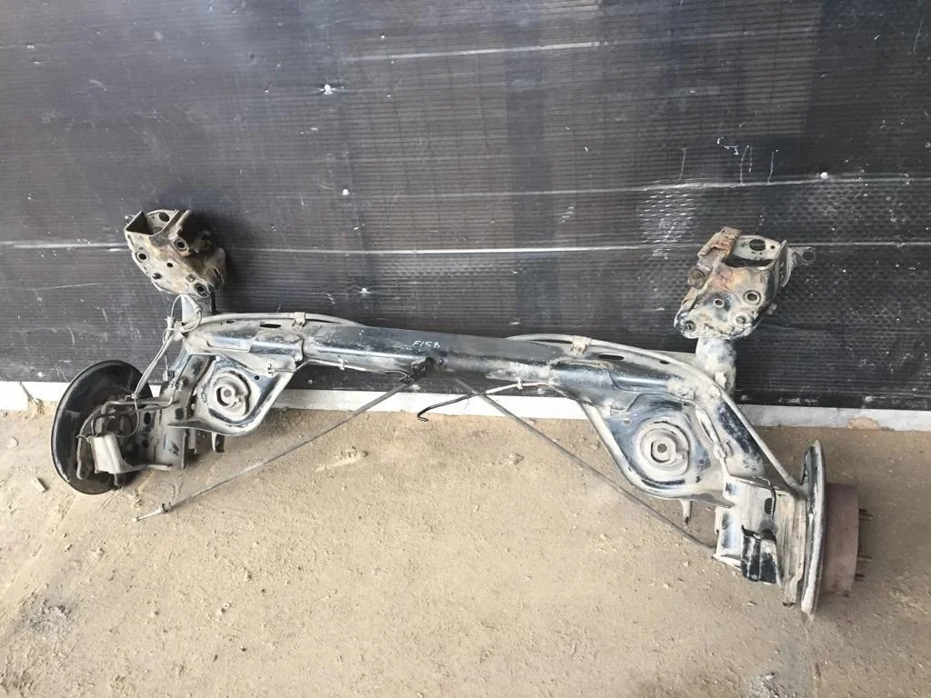 Б.у. балка NISSAN JUKE F15E NISSAN JUKE F15E