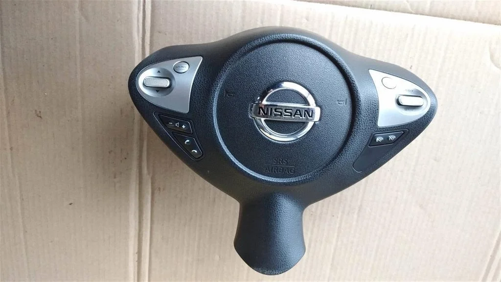 Б.у. подушка безопасности водителя NISSAN JUKE F15E NISSAN JUKE F15E