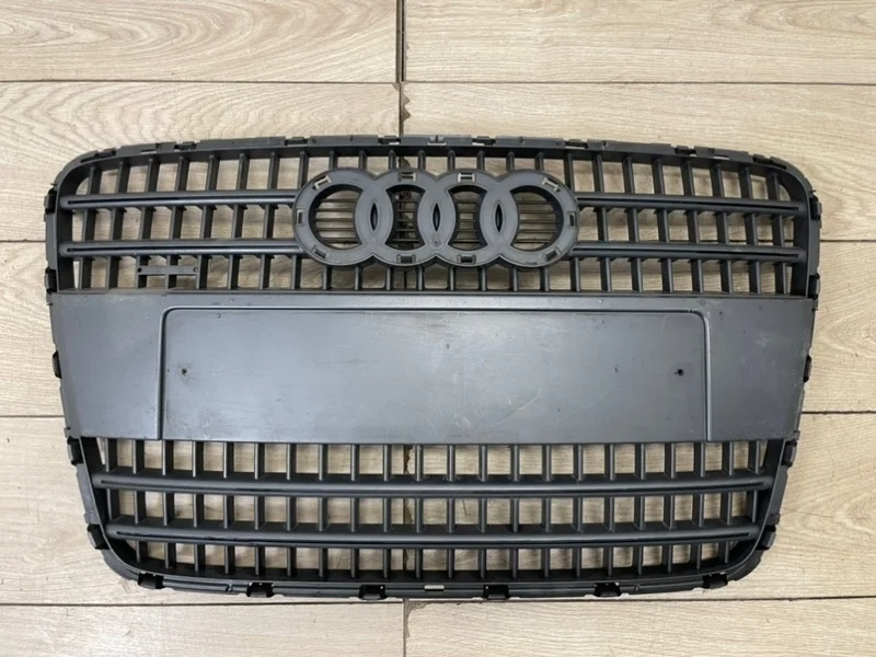 Решетка радиатора без значка Audi Q7 2007-2009 4L