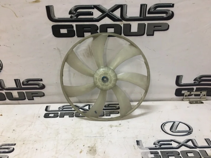 Вентилятор радиатора правый Lexus Gs300 GRS190