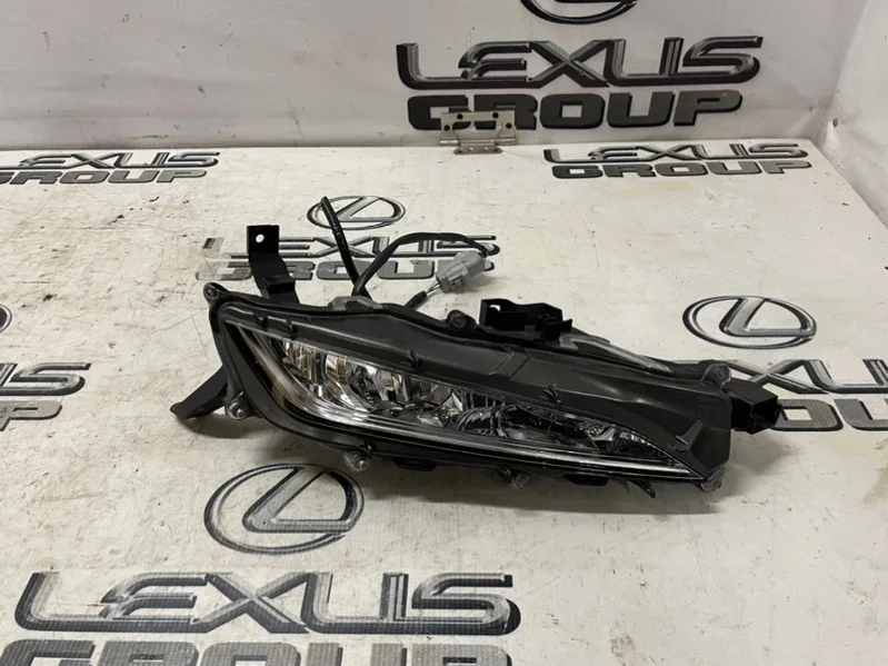 Фара противотуманная передняя правая Lexus Rx450H