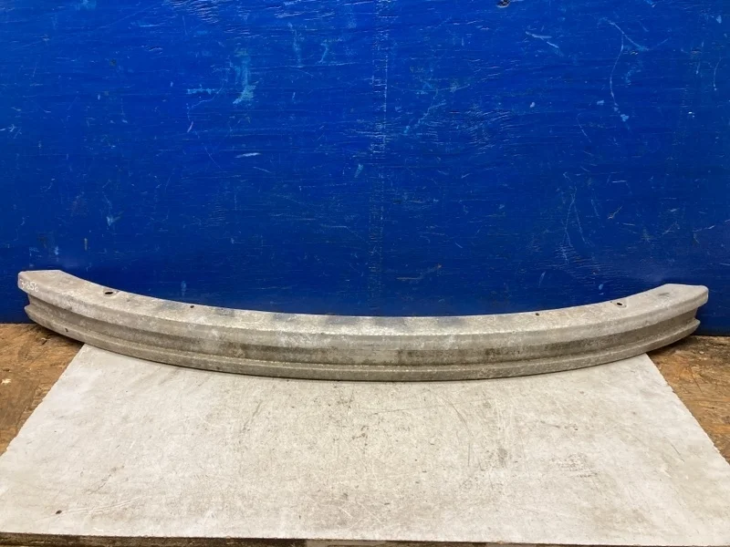 Усилитель бампера Volkswagen Passat B5 1996-2000 3B0807113, передний