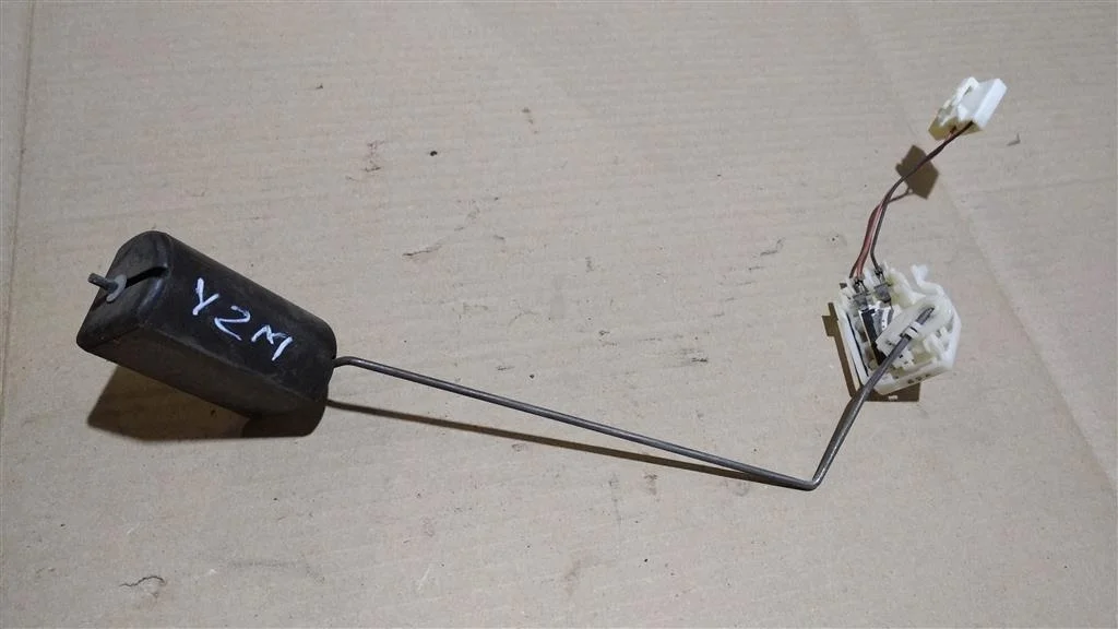 Б.у. датчик уровня топлива MITSUBISHI LANCER CY2A MITSUBISHI LANCER CY2A