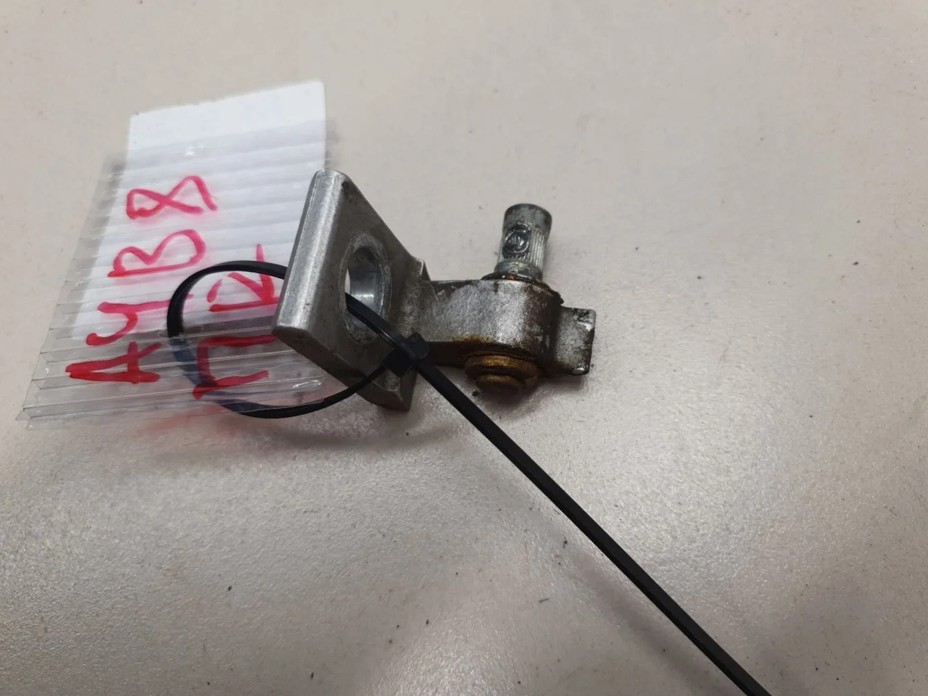 Петля двери для Audi A4 B8 2007-2015