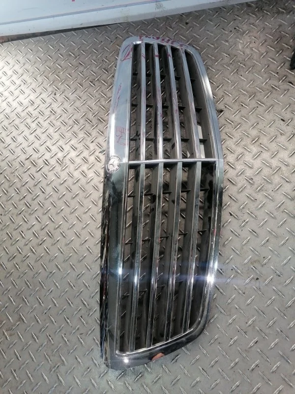 Решетка радиатора Mercedes-Benz S-Class A2218800083 W221