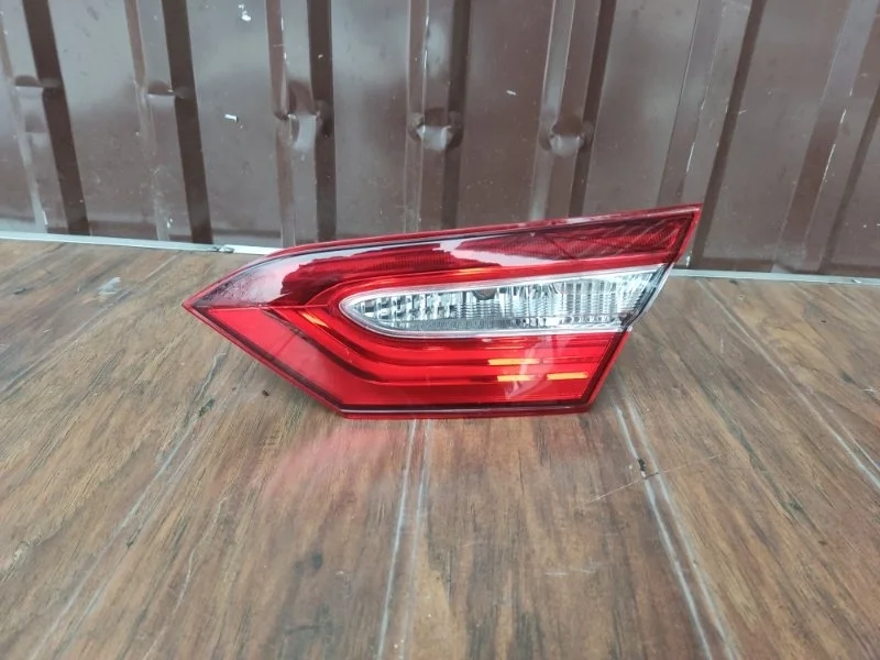 Фонарь Toyota Camry 2018-2021 70