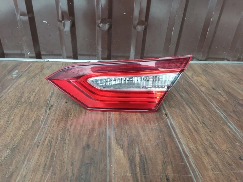 Фонарь Toyota Camry 2018-2021 70