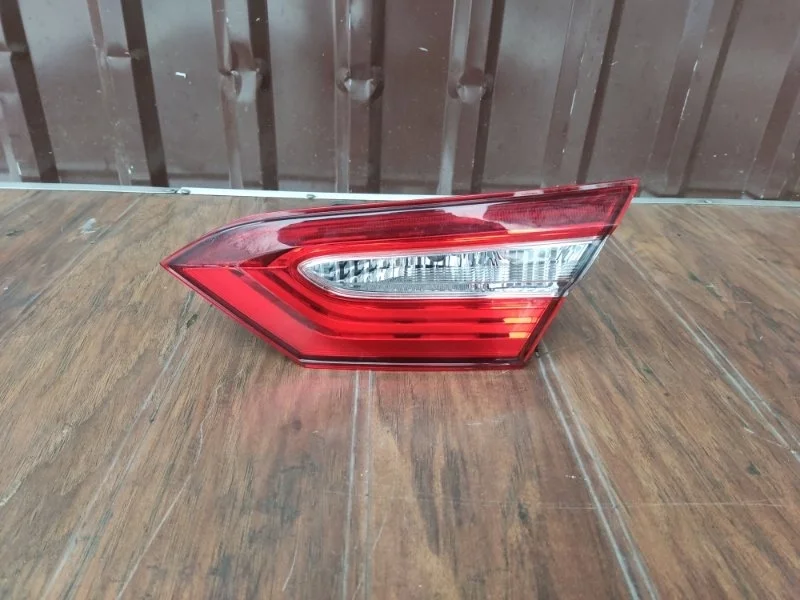 Фонарь Toyota Camry 2018-2021 70