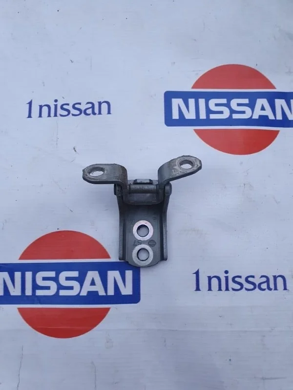 Петля двери Nissan X Trail 2015 80400JN00A T32 MR20DD, передняя правая
