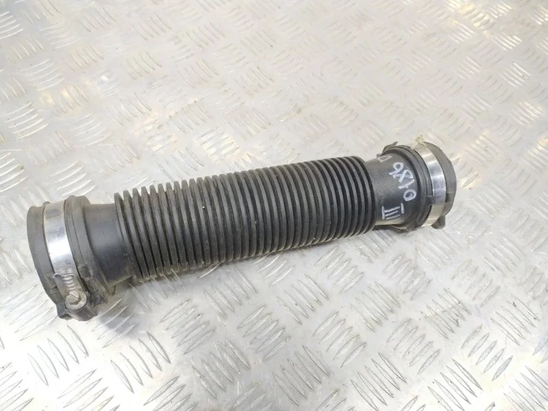 Патрубок воздушного фильтра Renault Megane 2009-2014 8200645982