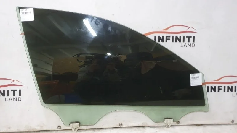 Стекло двери Infiniti M35/45 Y50