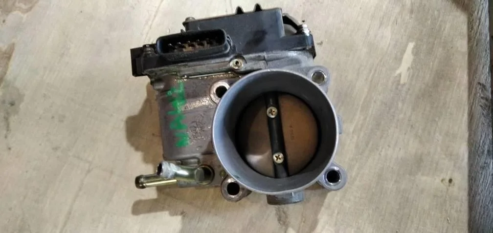 Б.у. дроссельная заслонка MITSUBISHI GRANDIS NA4W MITSUBISHI GRANDIS NA4W