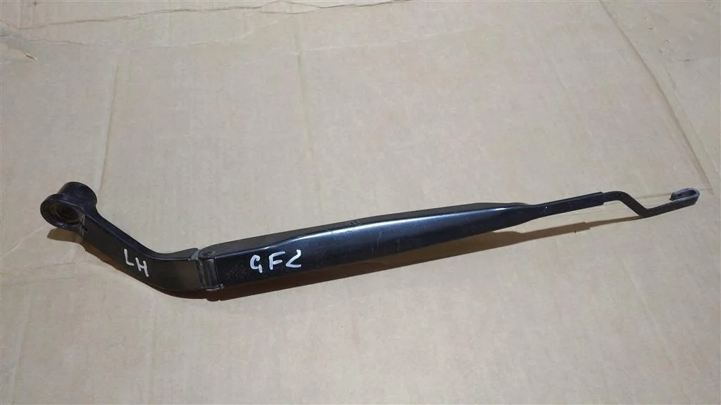 Б.у. поводок дворника MITSUBISHI OUTLANDER GF2W MITSUBISHI OUTLANDER GF2W