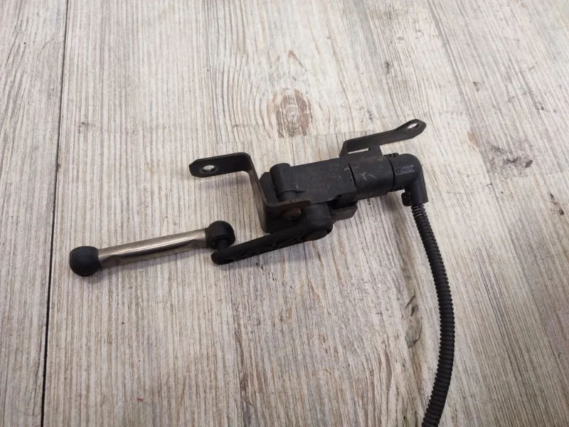 Датчик дорожного просвета VW Tiguan R-line 2015 5N