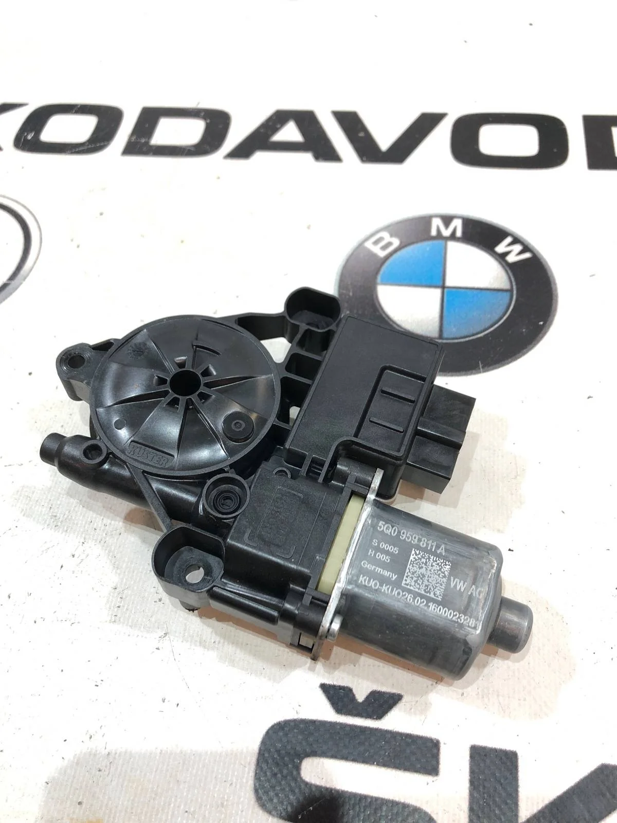 Мотор стеклоподъемника Skoda Octavia 2016 5Q0959811A A7 (5E) 1.6 CWVA, задний левый