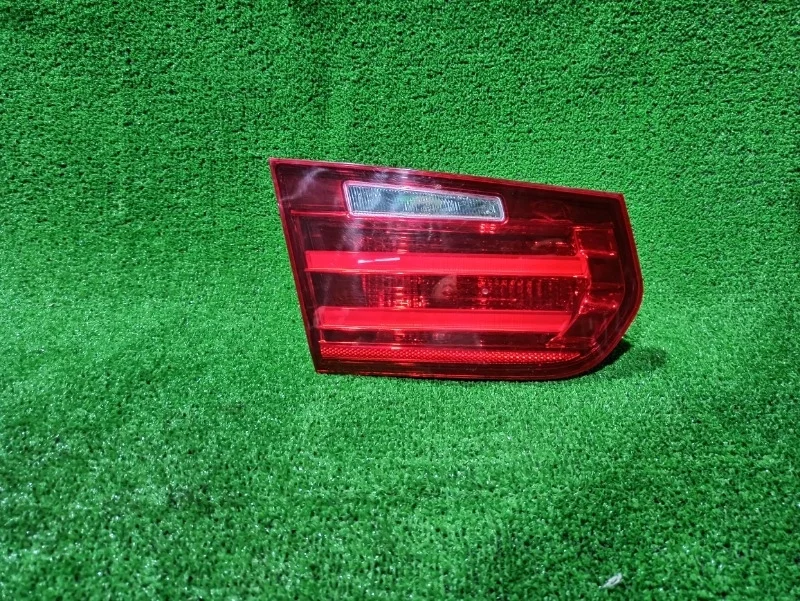 Фонарь в крышку багажника BMW F30