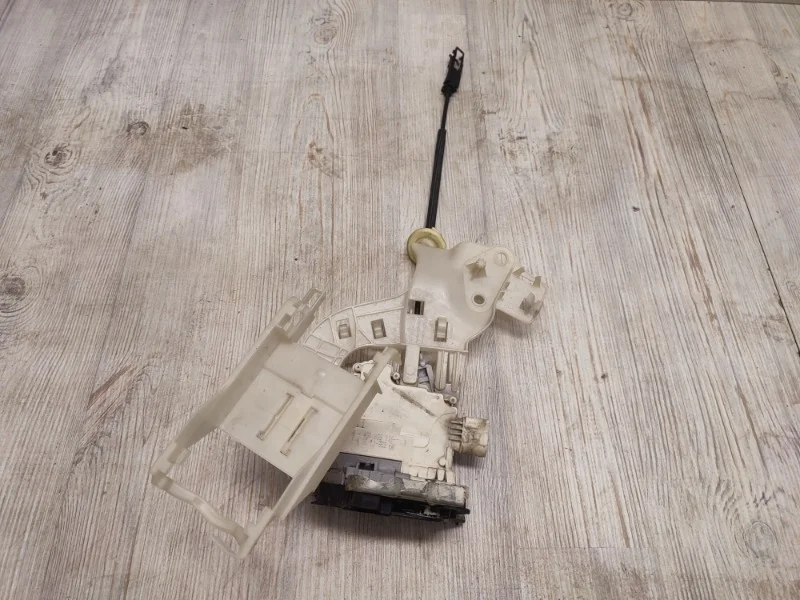 Замок двери VW Touareg 2 2010-2018 7P