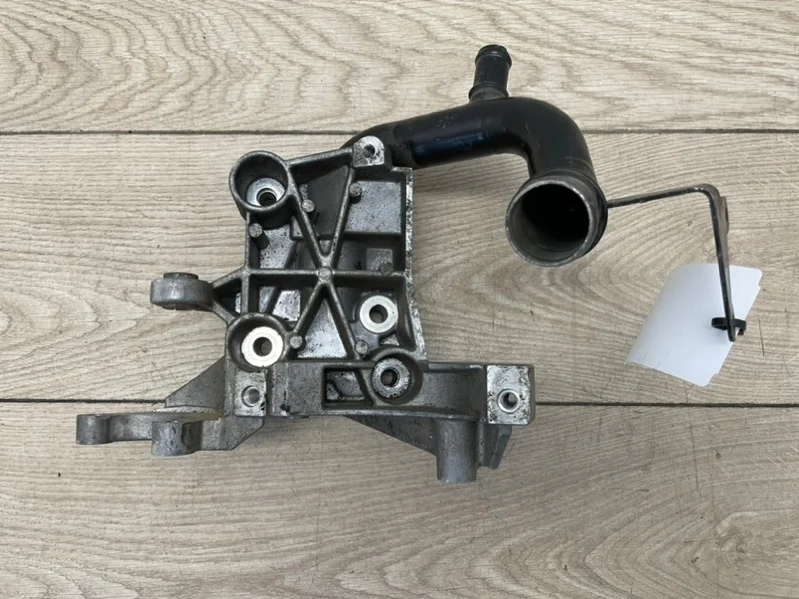 Кронштейн гидроусилителя Audi Q7 2010-2015 4L