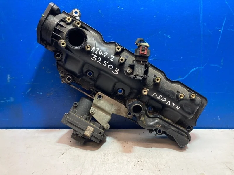 Коллектор впускной Opel Astra J 2009-2016 55571993 2.0 A20DTH