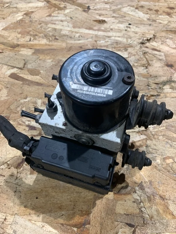 Блок abs Volkswagen Golf 2005-2009 Plus