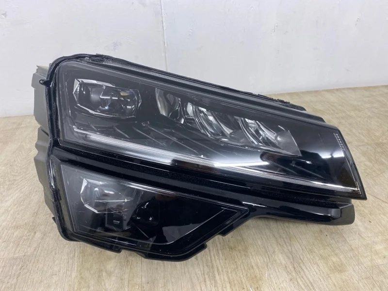 Фара SKODA KAROQ 2017 2018 2019 2020 2021 2022