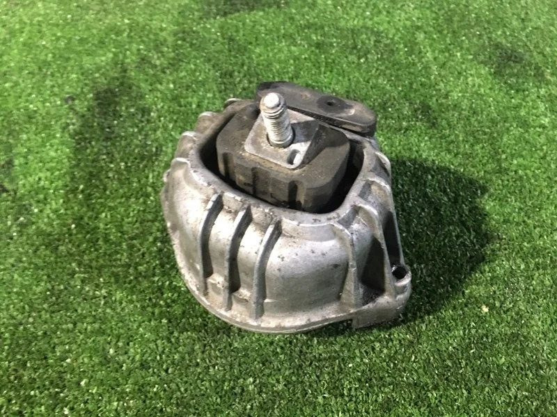 Подушка двигателя BMW x1 28iX 2013 E84