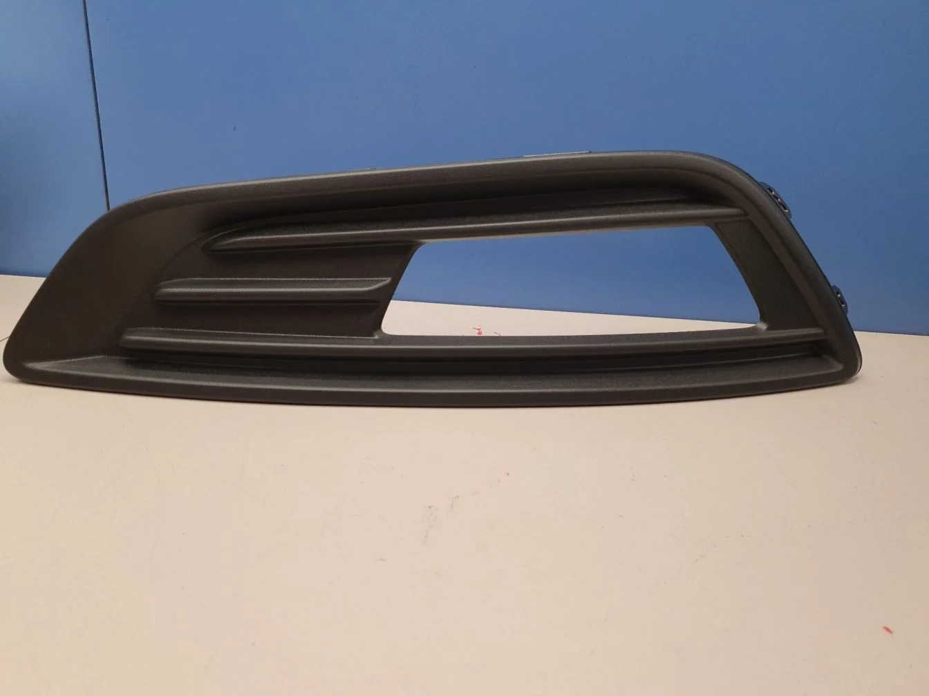 Решётка в бампер правая для Ford Focus 3 2011-2019