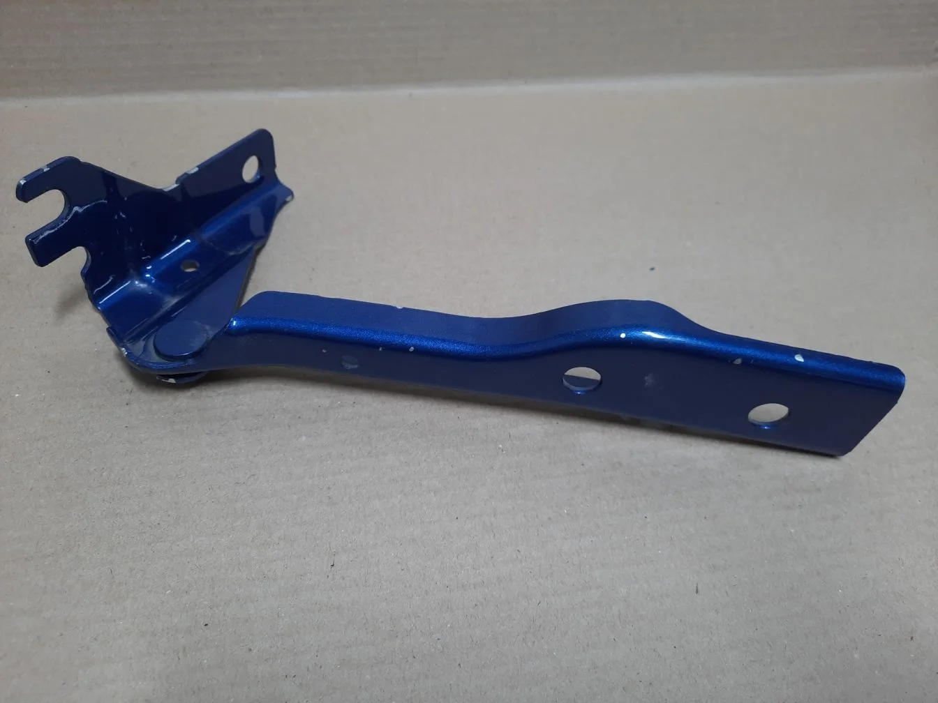 Петля капота правая для Volkswagen Polo Sedan 2011-