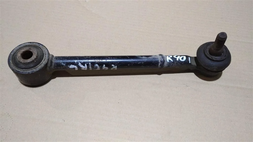 Б.у. рычаг поперечный TOYOTA RAV4 ZSA40 TOYOTA RAV4 ZSA40