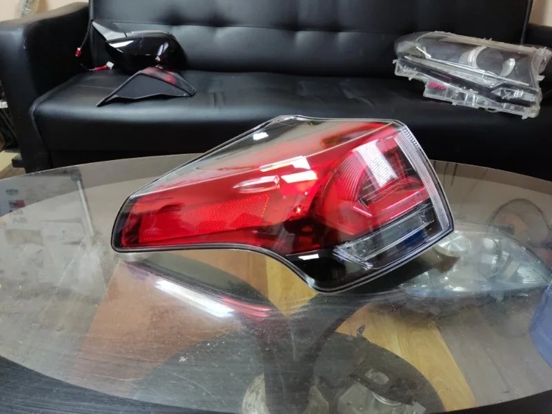 Фонарь Toyota RAV4 2015-2019 40