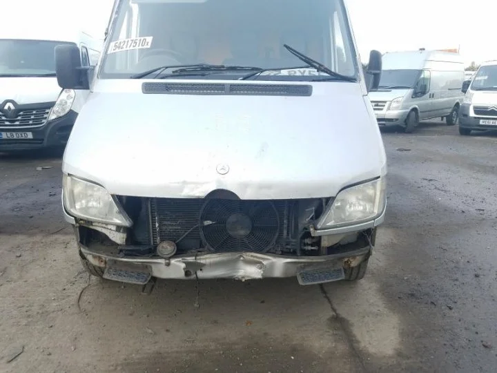 Продажа Mercedes-Benz Sprinter 2.1D (109Hp) (611.981) RWD MT по запчастям