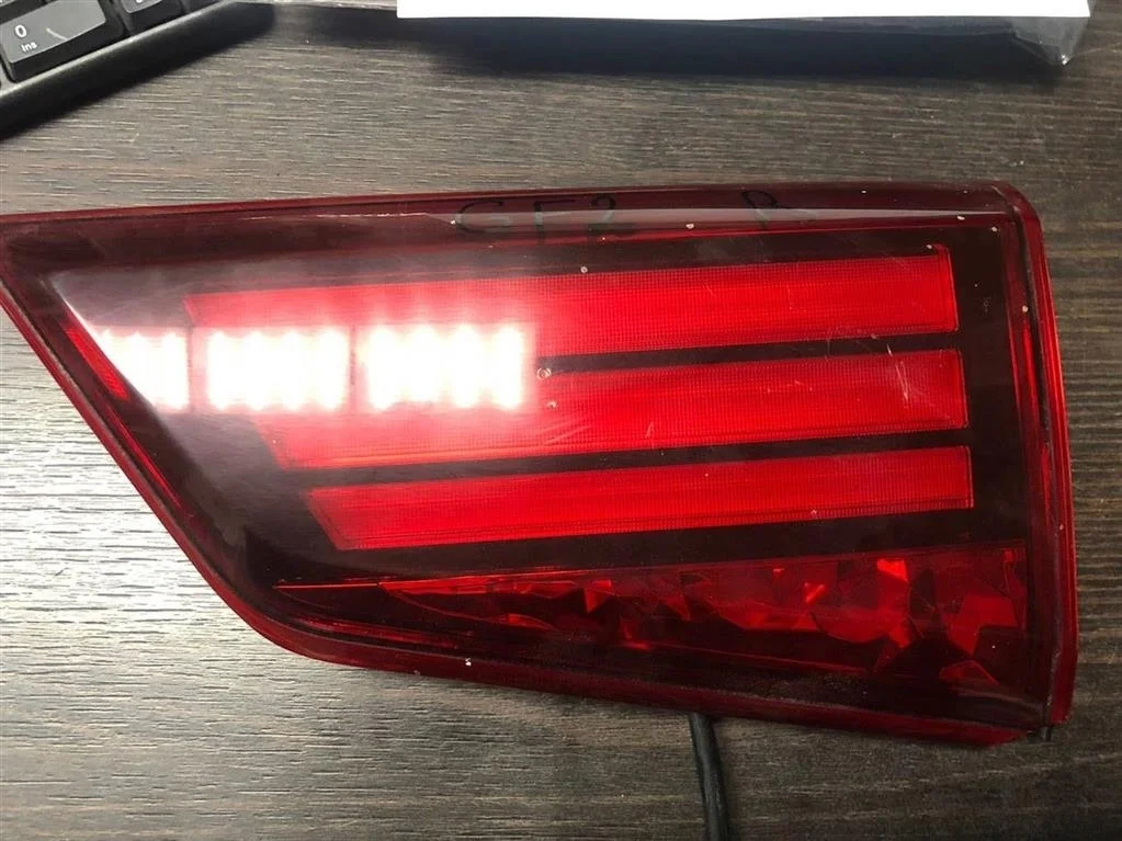 Б.у. фонарь внутренний MITSUBISHI OUTLANDER GF2W MITSUBISHI OUTLANDER GF2W