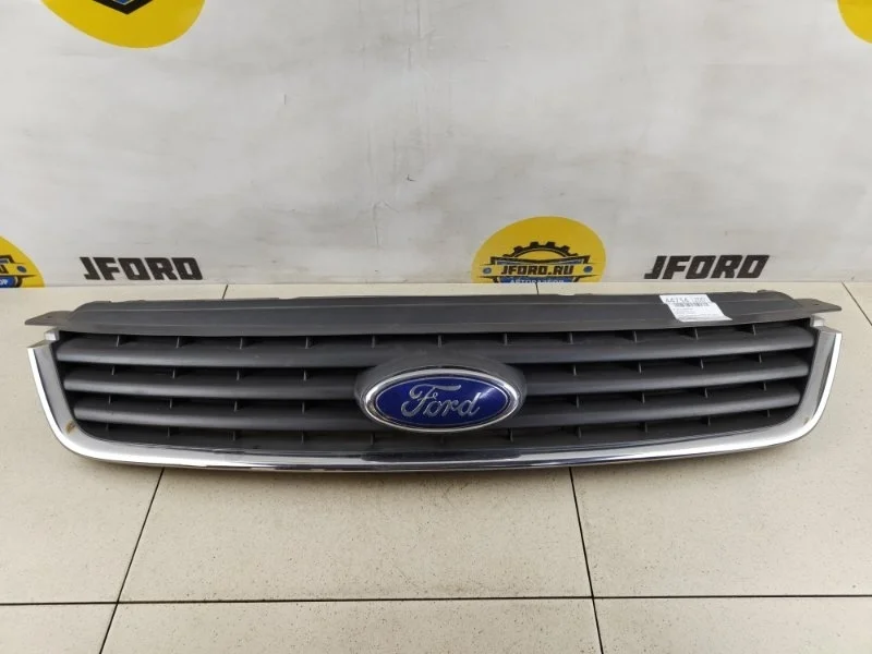 Решетка радиатора Ford Kuga 2011 CBV