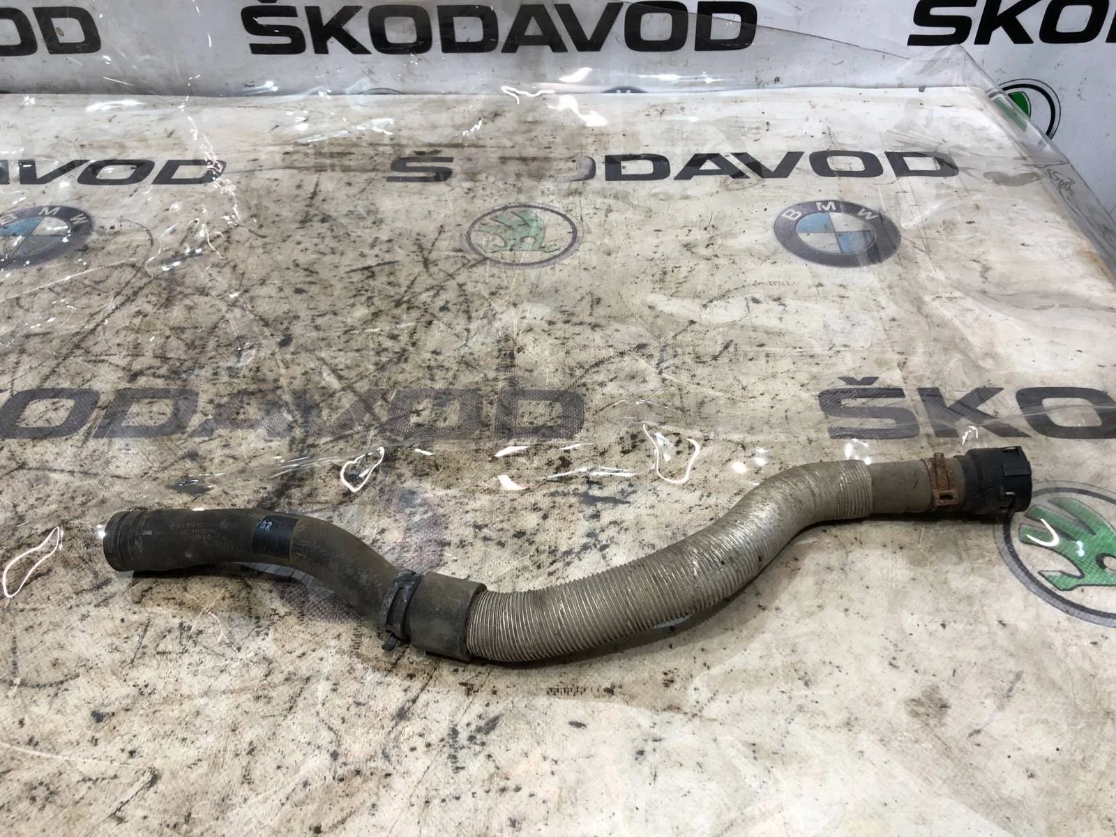 Патрубок печки нижний Volkswagen Passat 2012 3C0122073EG B7 1.8 CDAB